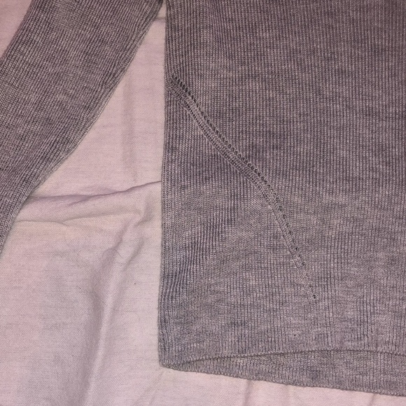 Cropped Sweater - Picture 2 of 3